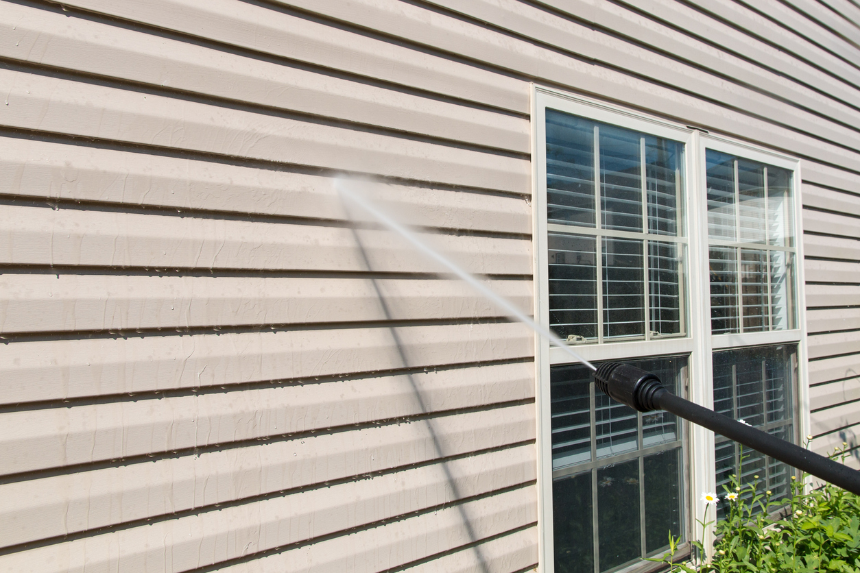 Cleaning Vinyl Siding With A Pressure Washer - Baltimore, MD